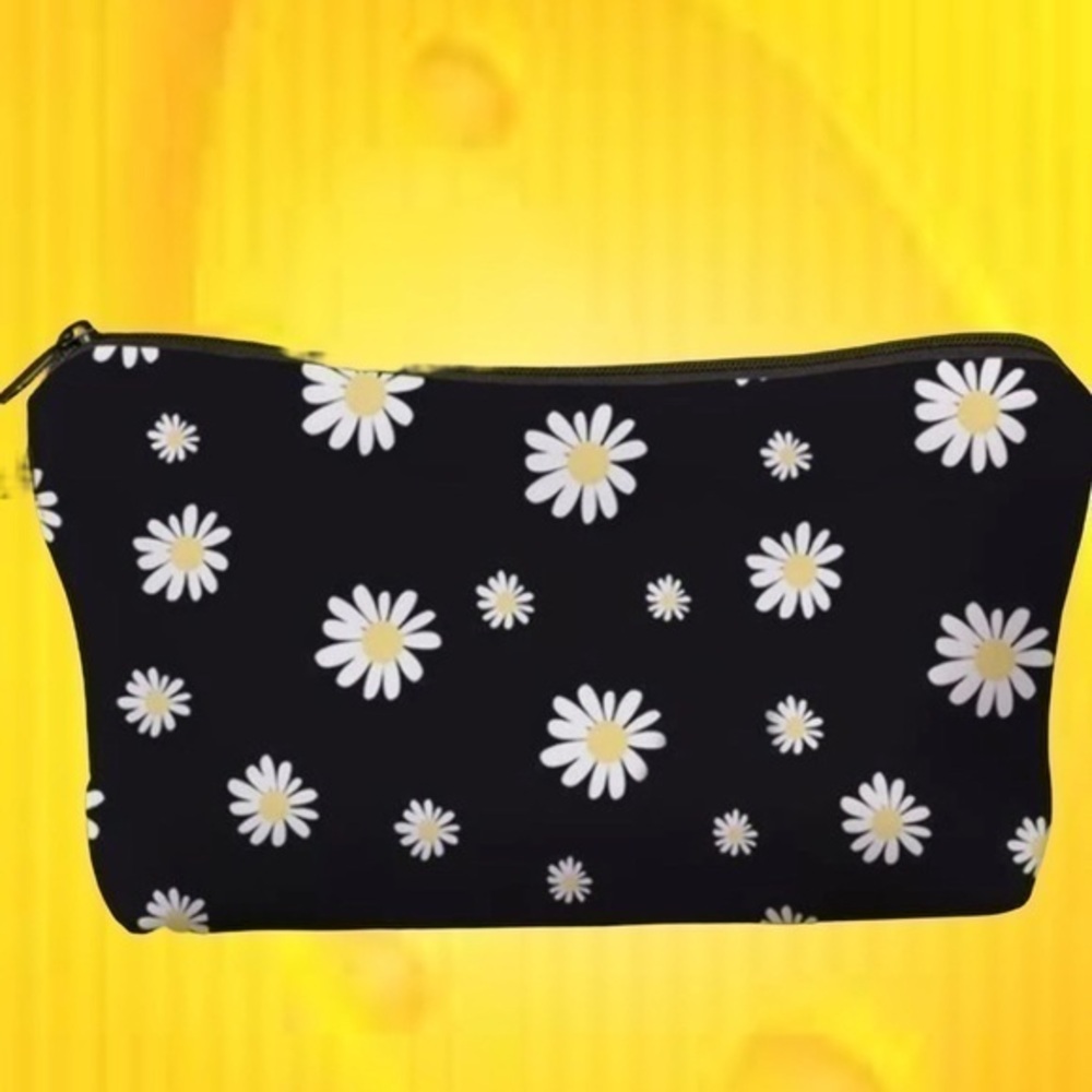 Daisy print makeup bag zip top lined